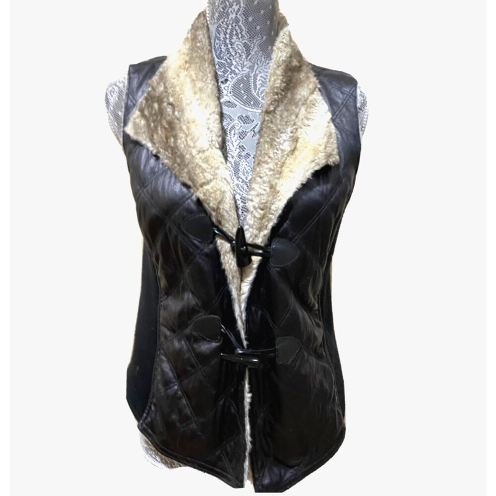 Linea Domani Womens Black Quilted Faux Leather Vest Faux Fur Toggle Sherpa Trim